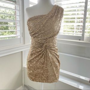 Gold sequin one-shoulder goddess dress
